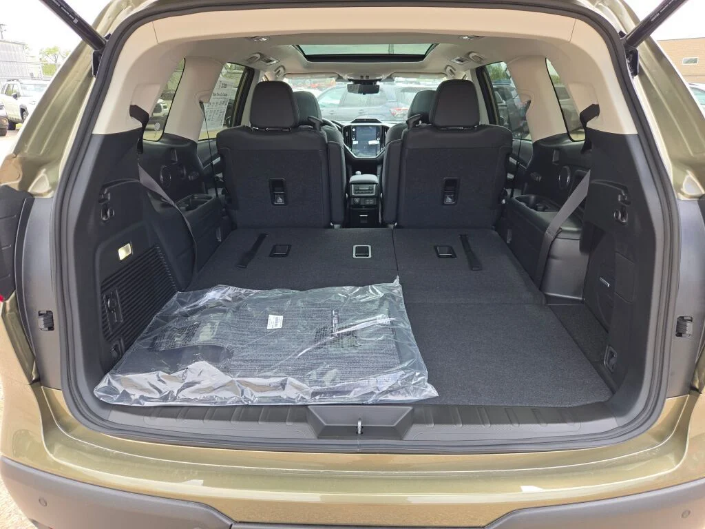 New 2026 AUTUMN GREEN METALLIC Subaru Onyx Edition Touring 7-Passenger image 15
