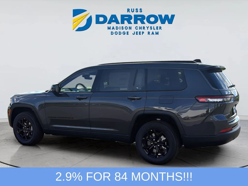 New 2026 Baltic Gray Metallic Clear-Coat Exterior Paint Jeep Altitude image 3
