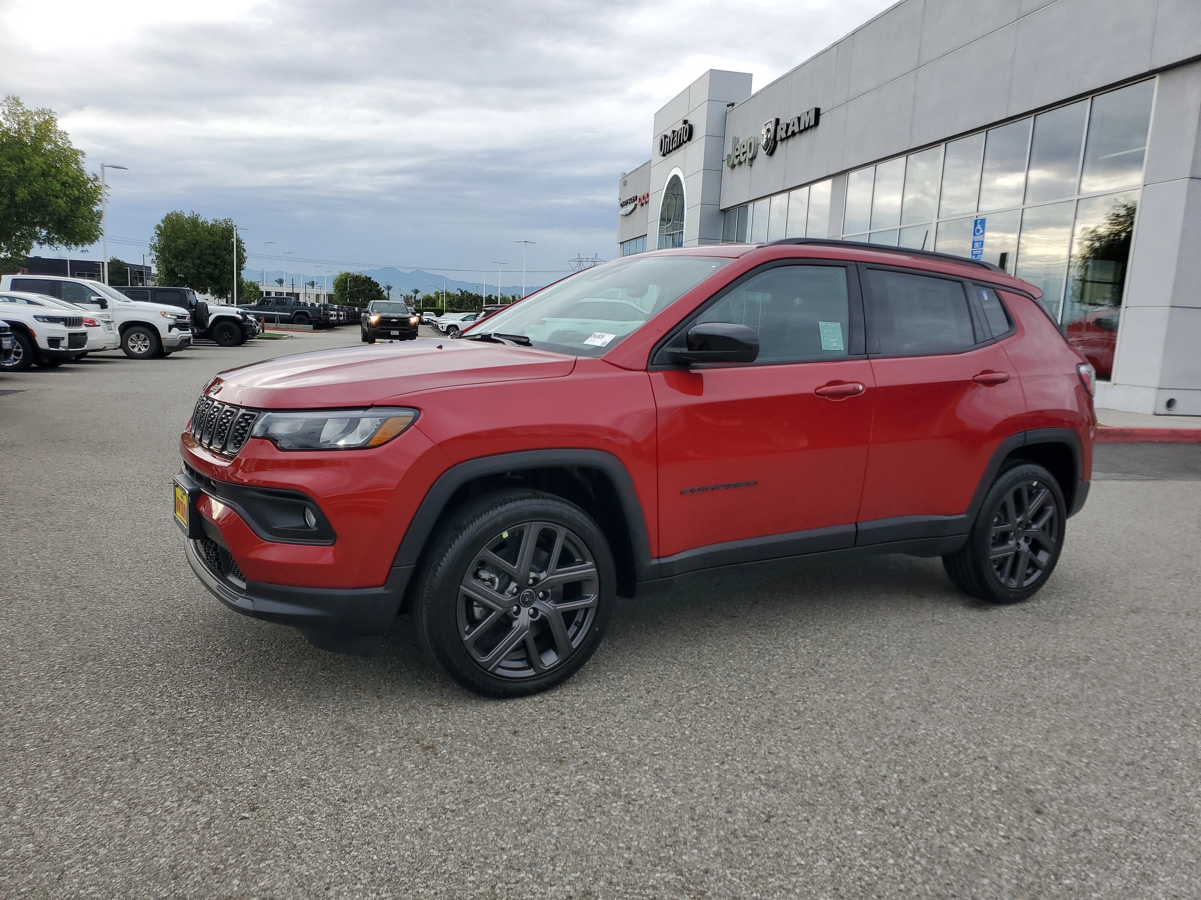 New 2026 Red Hot Pearl-Coat Exterior Paint Jeep Latitude image 8