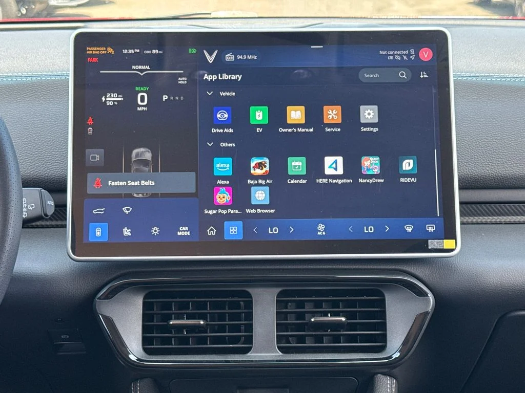 2025 VinFast VF 8 Eco - Photo 23