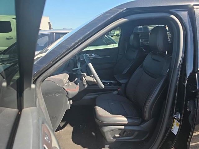 Certified Used 2025 Black Metallic Ford ST-Line image 6