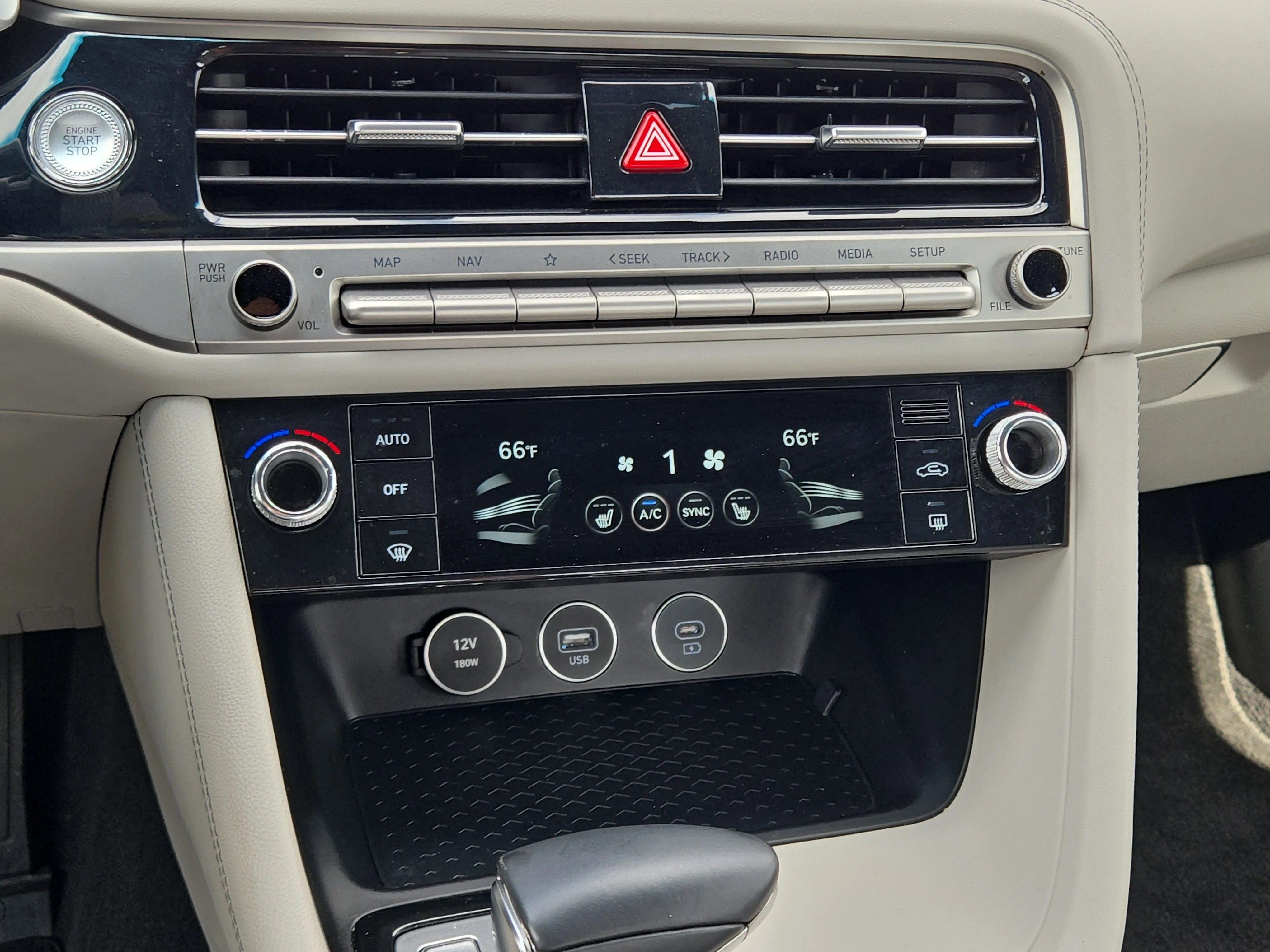 2025 GENESIS G70 Standard - Photo 29