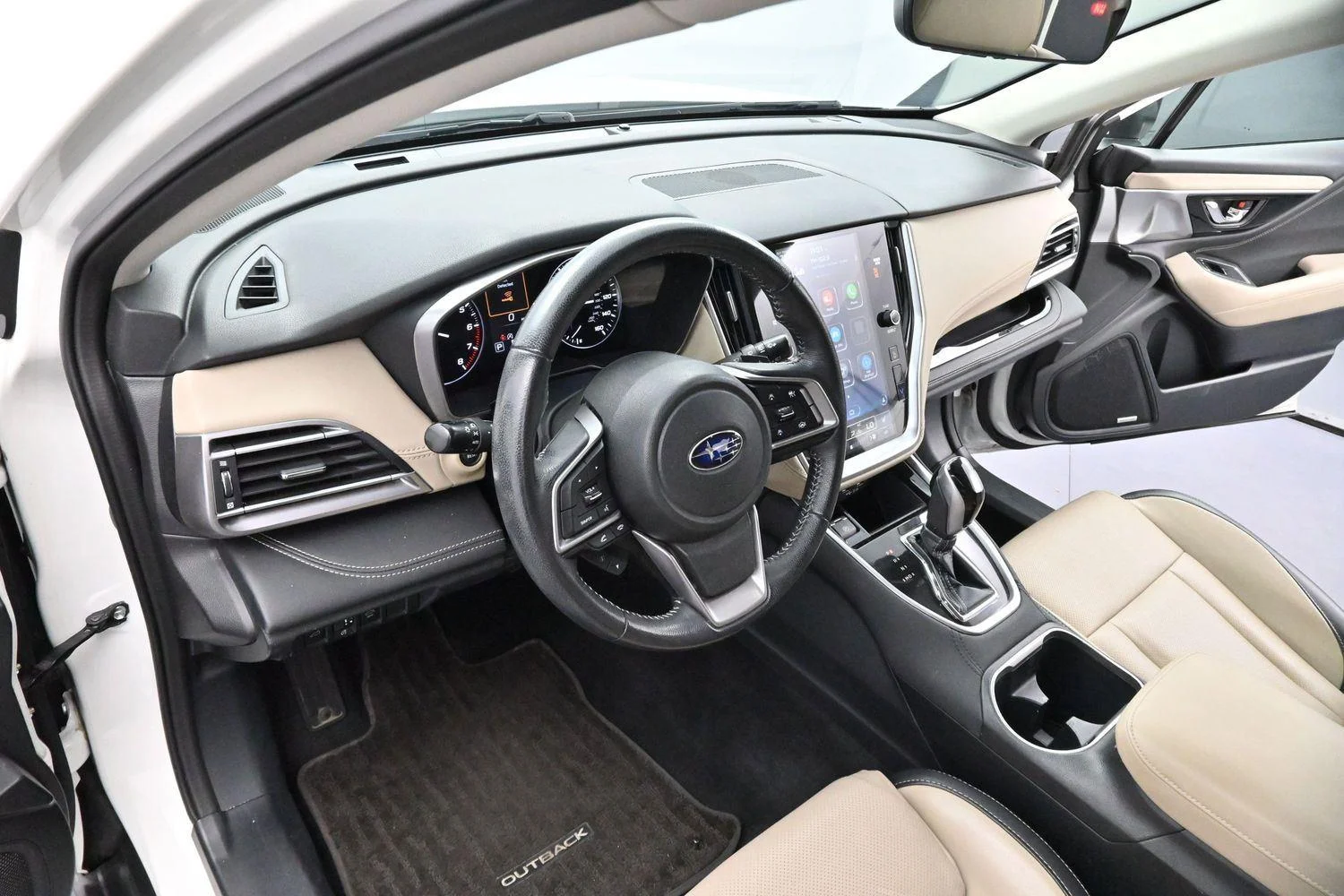 Used 2022 Crystal White Pearl Subaru Limited image 13