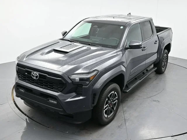 Used 2025 Underground Toyota SR5 image 32