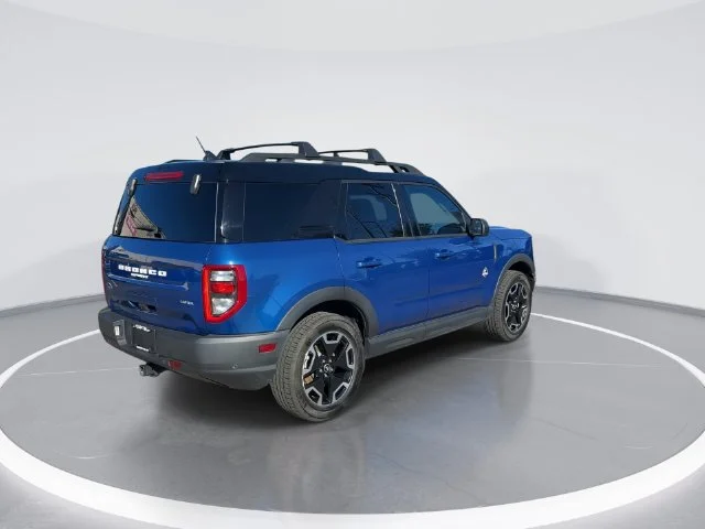 Used 2023 Blue Ford Outer Banks image 7