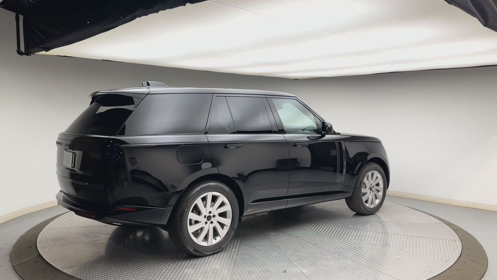 New 2026 Santorini Black Land Rover SE image 2
