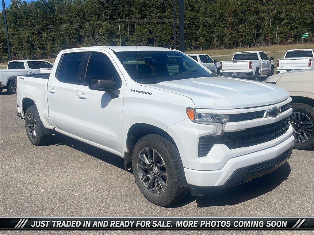 Used 2023 SUMMIT WHITE Chevrolet RST image 3