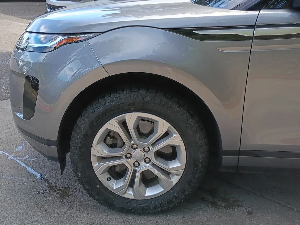 Used 2020  Land Rover S image 8