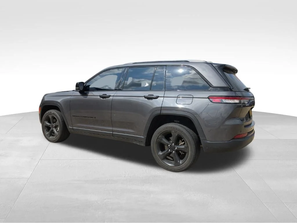 Used 2023 Gray Jeep Altitude X image 11