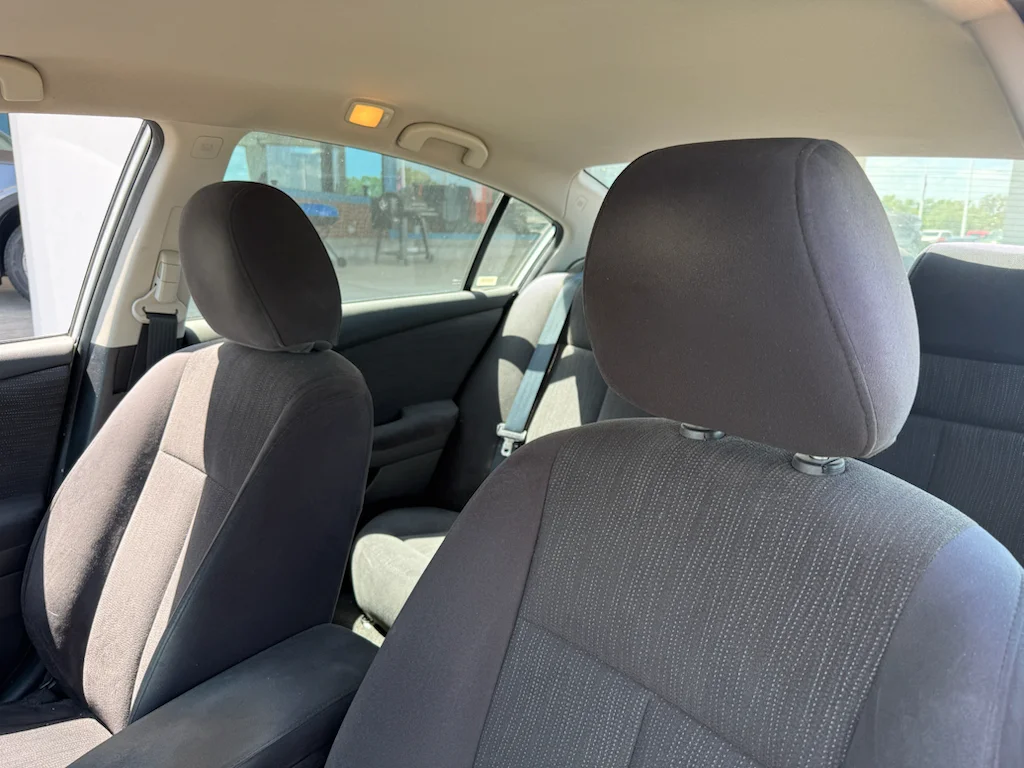Used 2011 Brilliant Silver Nissan 2.5 S image 4