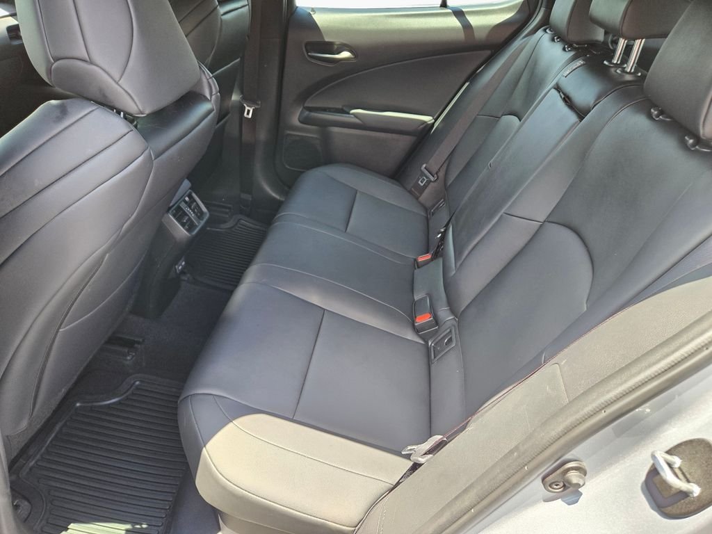 Used 2023 Silver Lexus UX 250h F SPORT Handling image 18