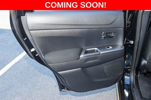 Used 2024 Gray Mitsubishi 4WD image 17
