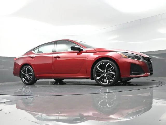 Used 2023 Red Nissan 2.5 SR image 30