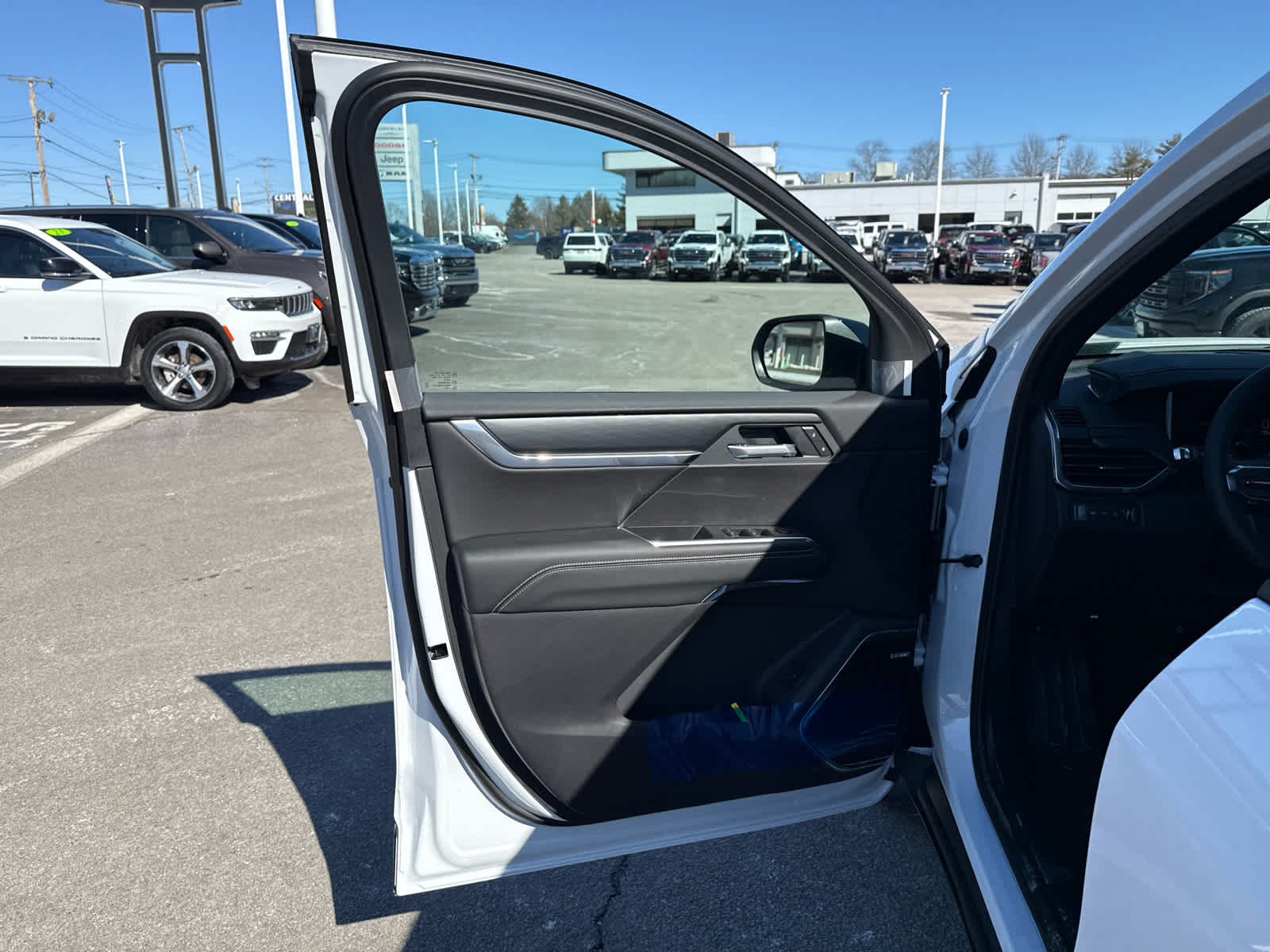 2026 GMC Acadia Elevation - Photo 17