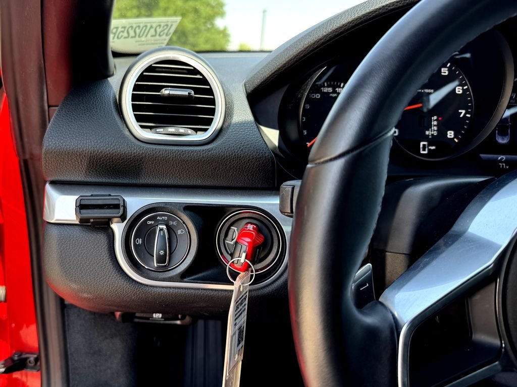Used 2018 Red Porsche Base image 20