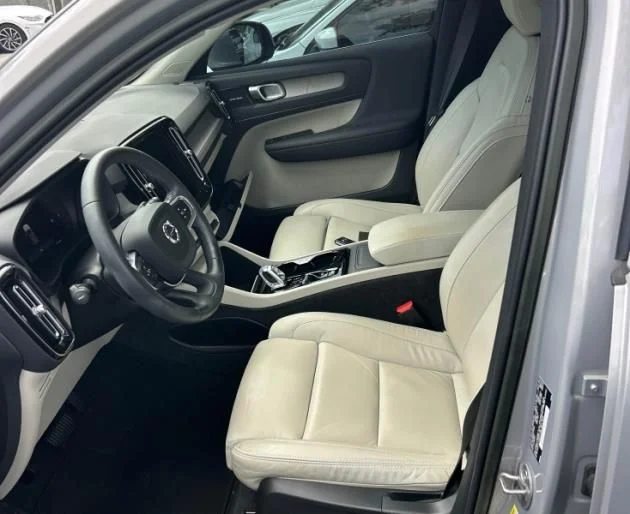 Used 2023 Silver Volvo Ultimate image 7