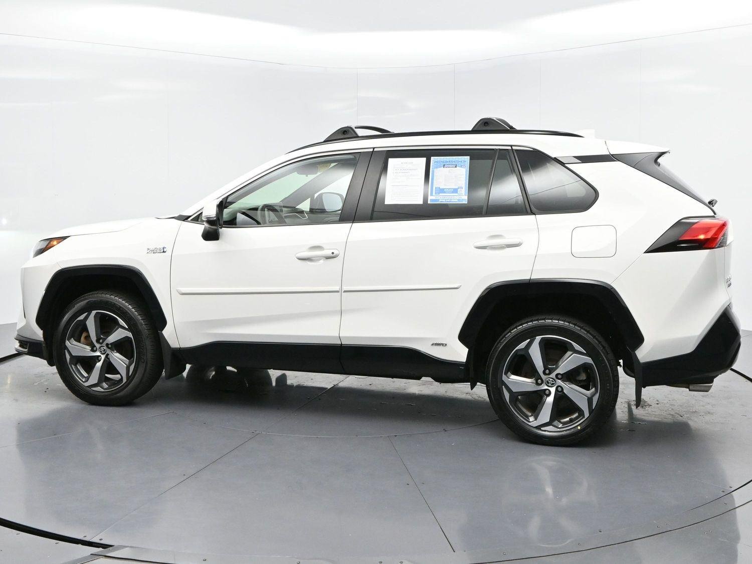 Used 2024 Ice Cap Toyota SE image 4