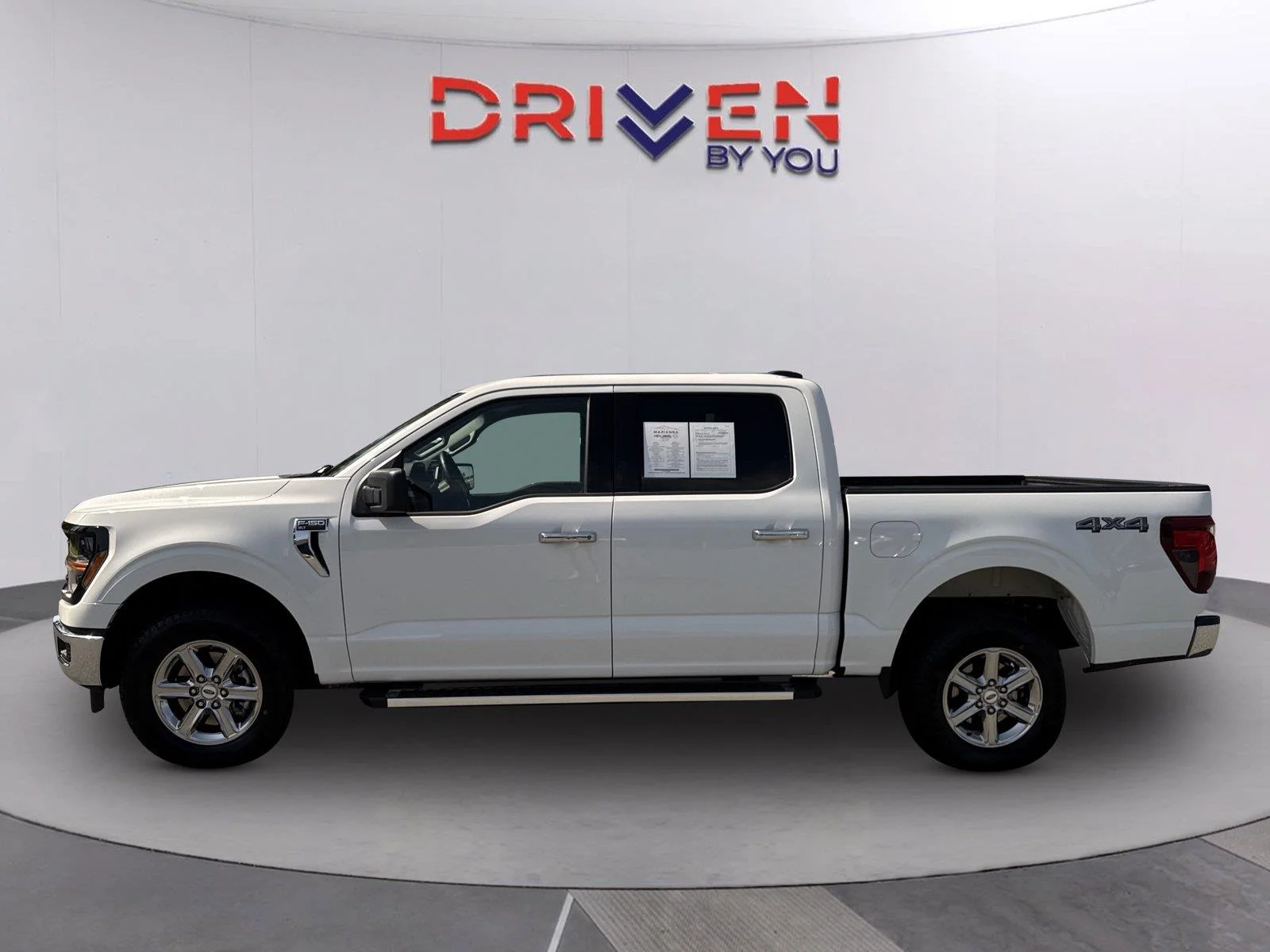 Used 2025 Oxford White Ford XLT image 7