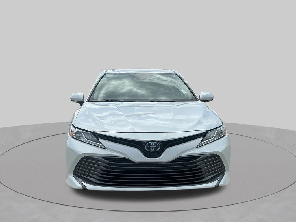 Used 2020 Beige Toyota XLE image 18