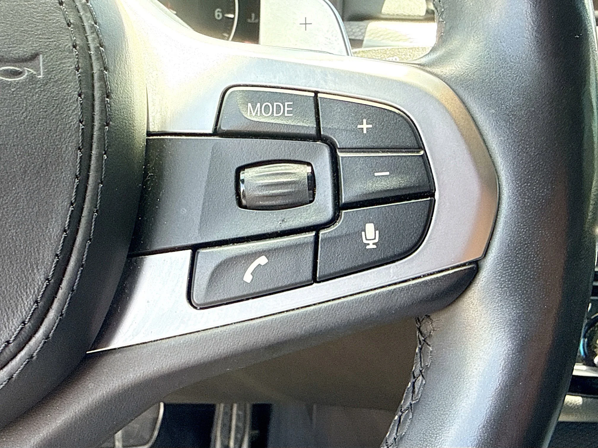 Used 2019 Alpine White BMW M550i xDrive image 39