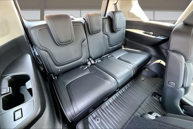 New 2027 RADIANT WHITE INFINITI LUXE image 26