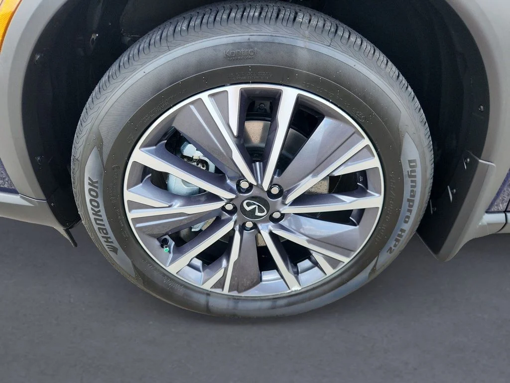 New 2027 GRAND BLUE INFINITI Luxe AWD image 8