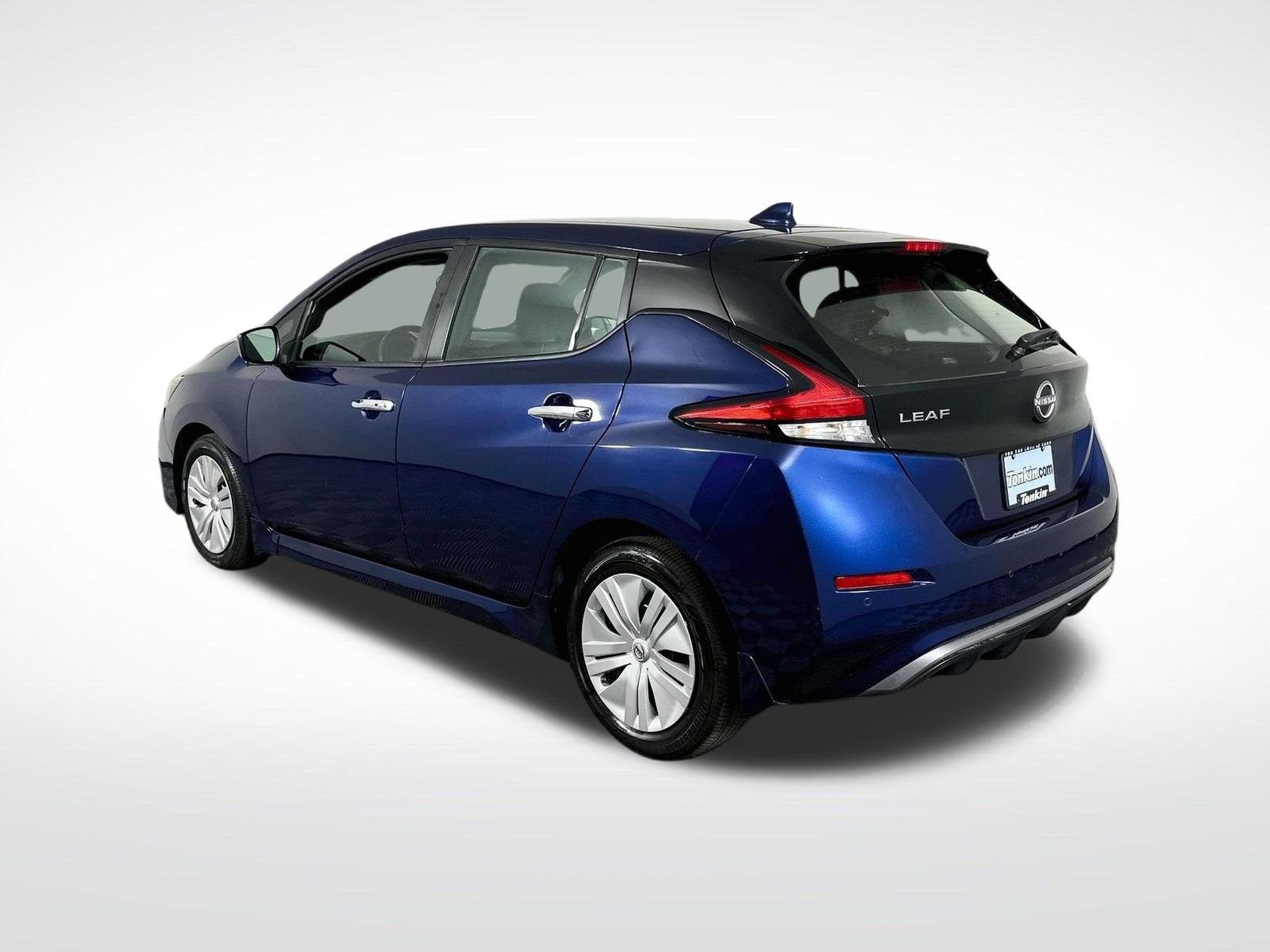 Used 2023 Deep Blue Pearl Nissan S image 6
