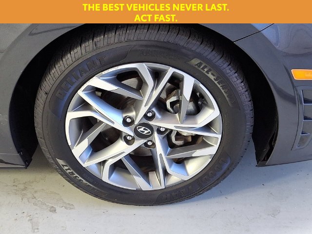 Certified Used 2021 Gray Hyundai SEL image 9