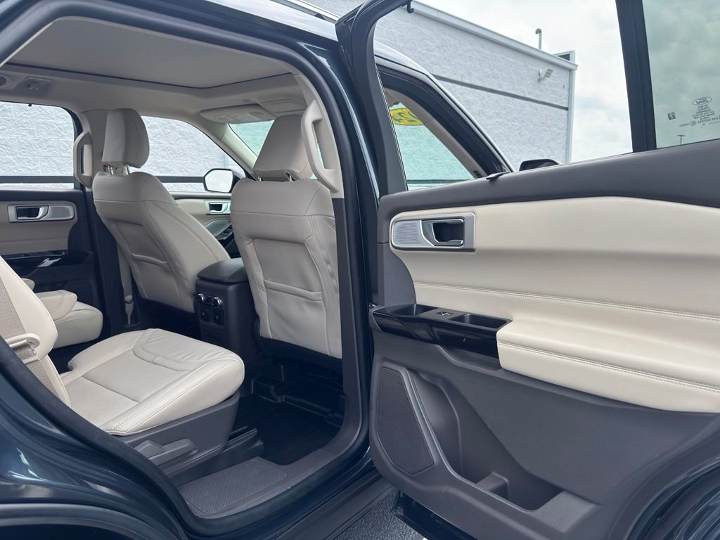 Used 2024 Blue Metallic Ford Platinum image 28