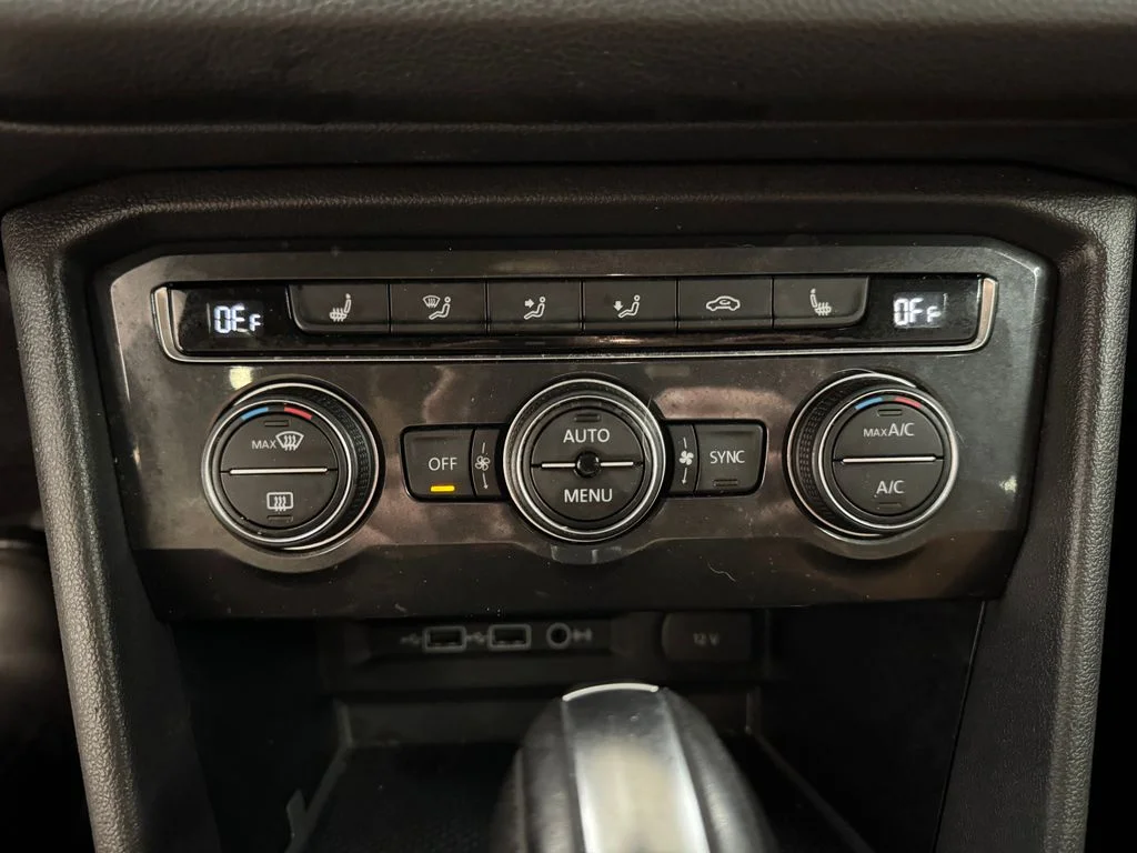 Used 2019 Black Volkswagen 2.0T SE image 26