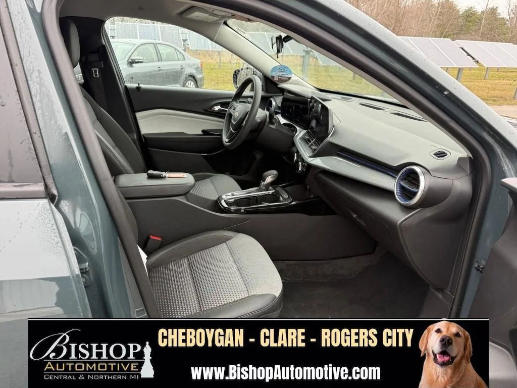 Pre-Owned 2025 Chevrolet Trax LT image 27