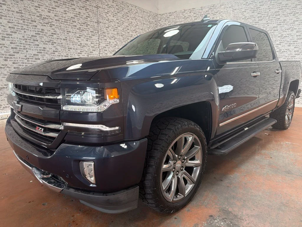 Used 2018 Centennial Blue Metallic Chevrolet LTZ image 3
