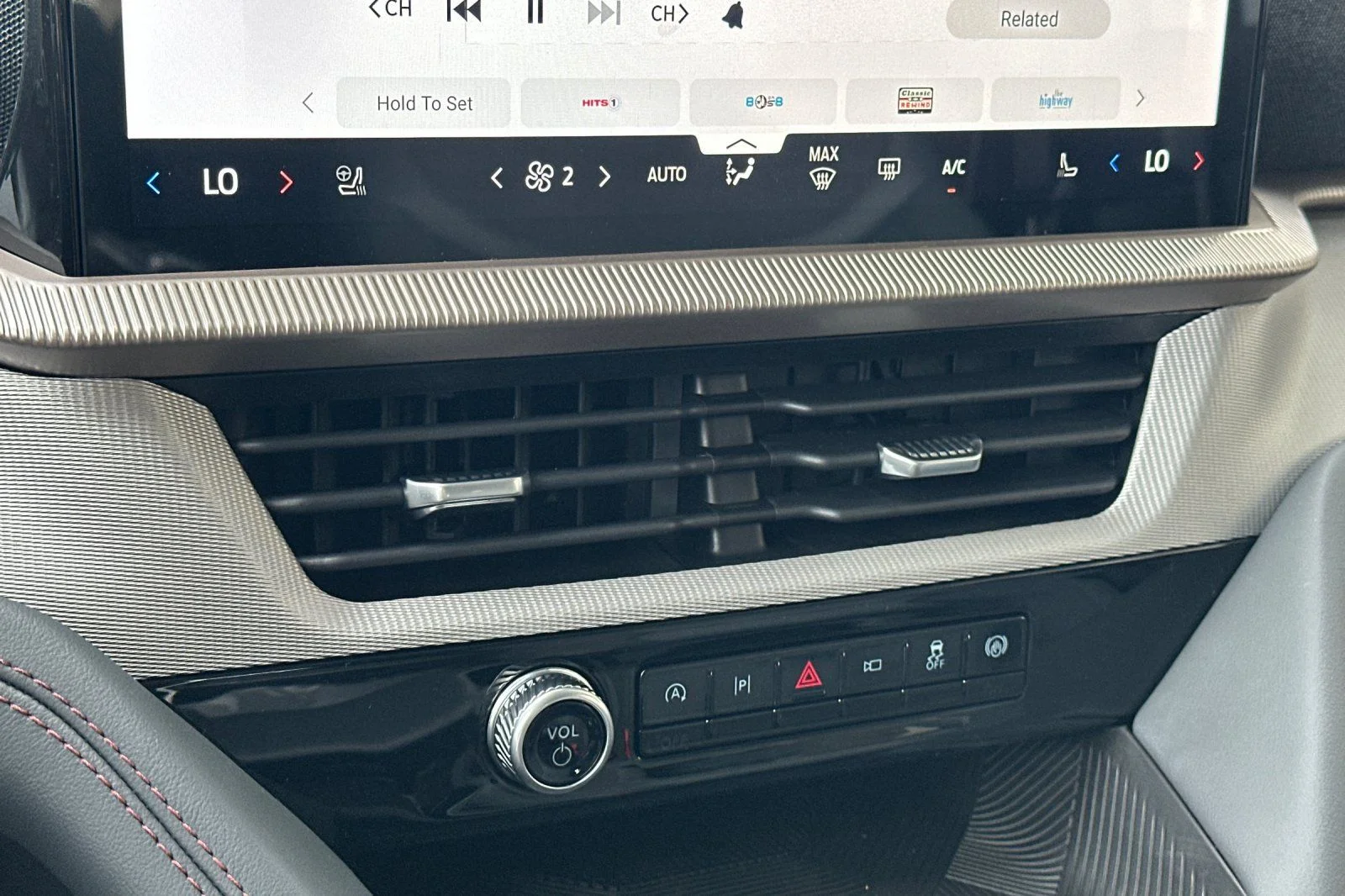 2026 Ford Explorer Active - Photo 18