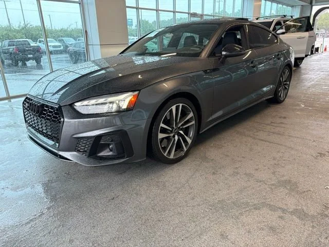 Used 2022  Audi Premium image 3