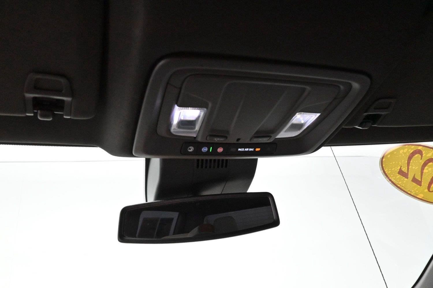 Used 2022 Summit White GMC SLT image 27
