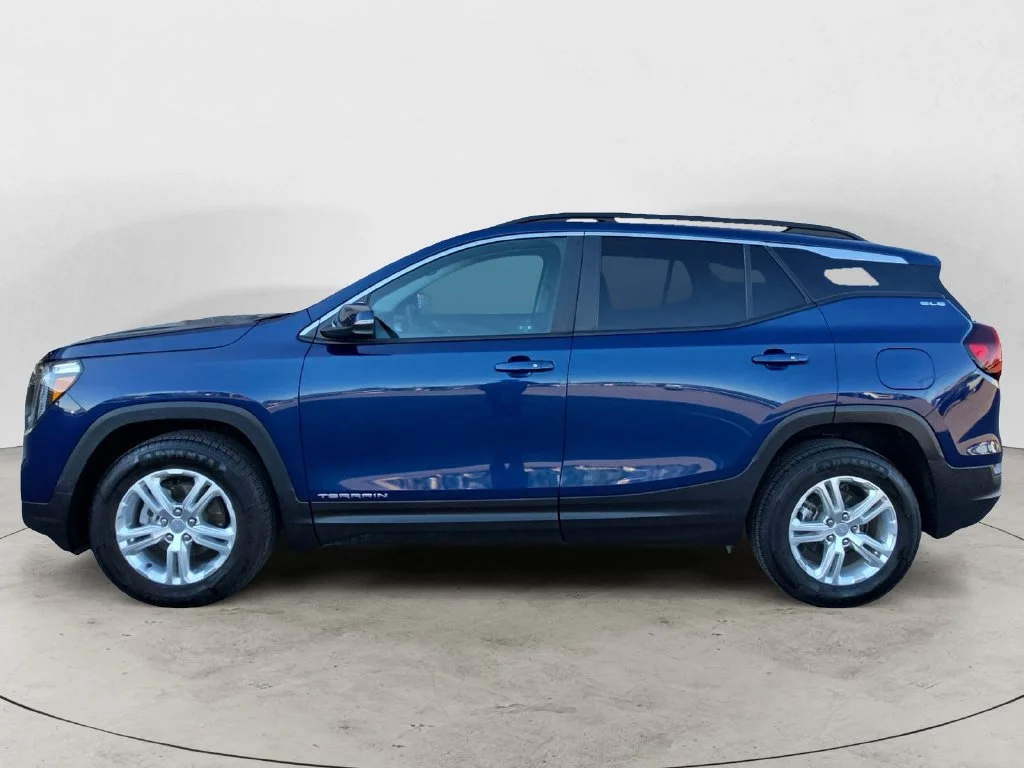 Used 2022 MARINE METALLIC GMC SLE image 12