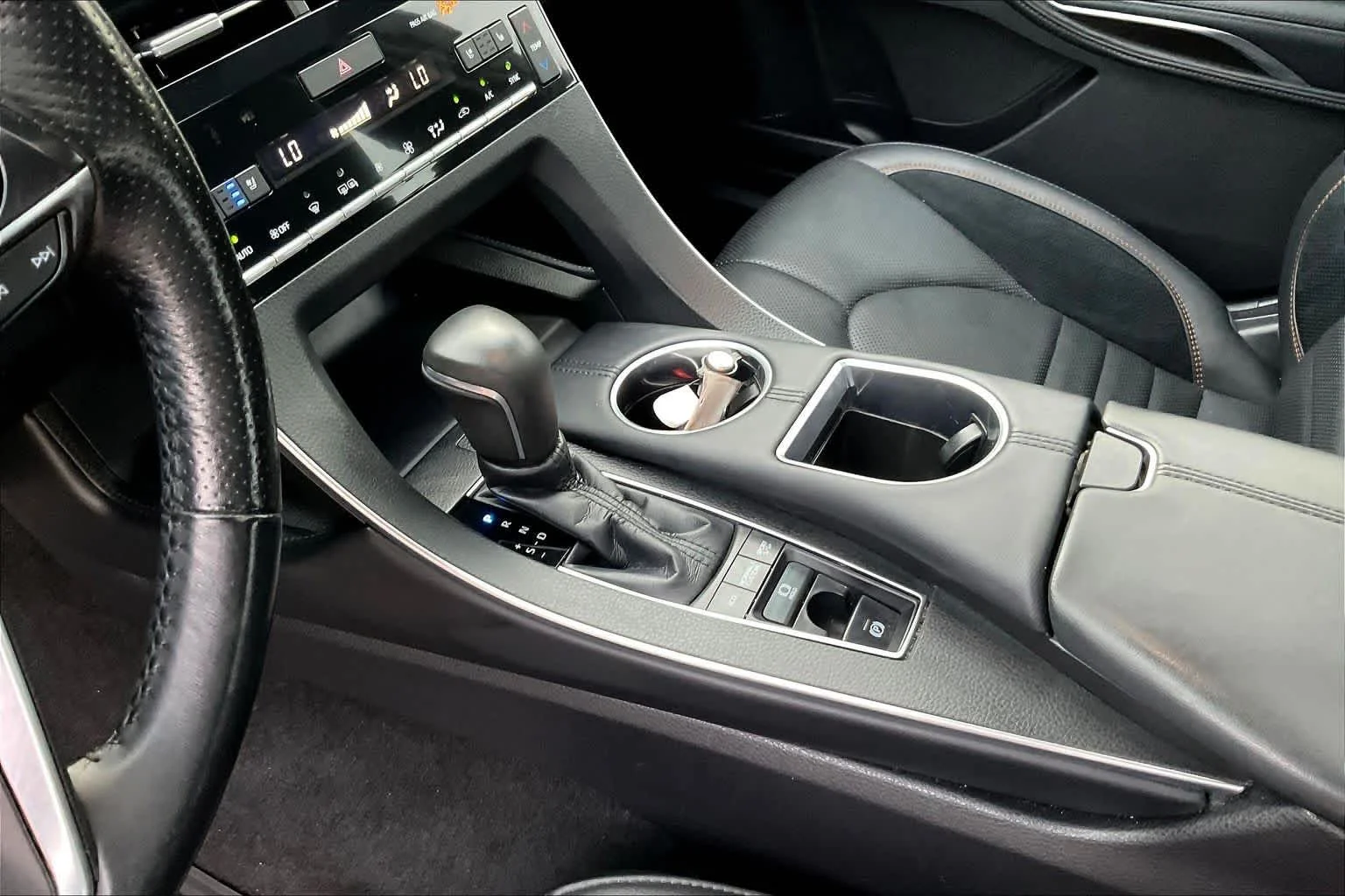 Used 2019 Wind Chill Pearl Toyota Touring image 17