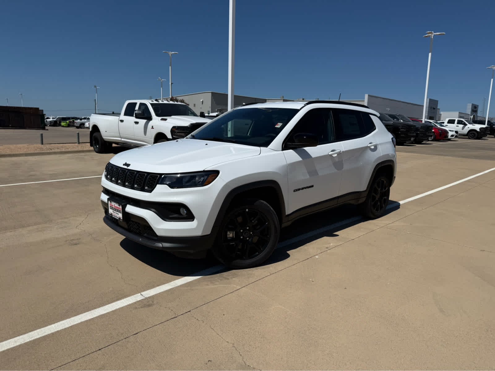 New 2026 Bright White Clearcoat Jeep Latitude Altitude image 2