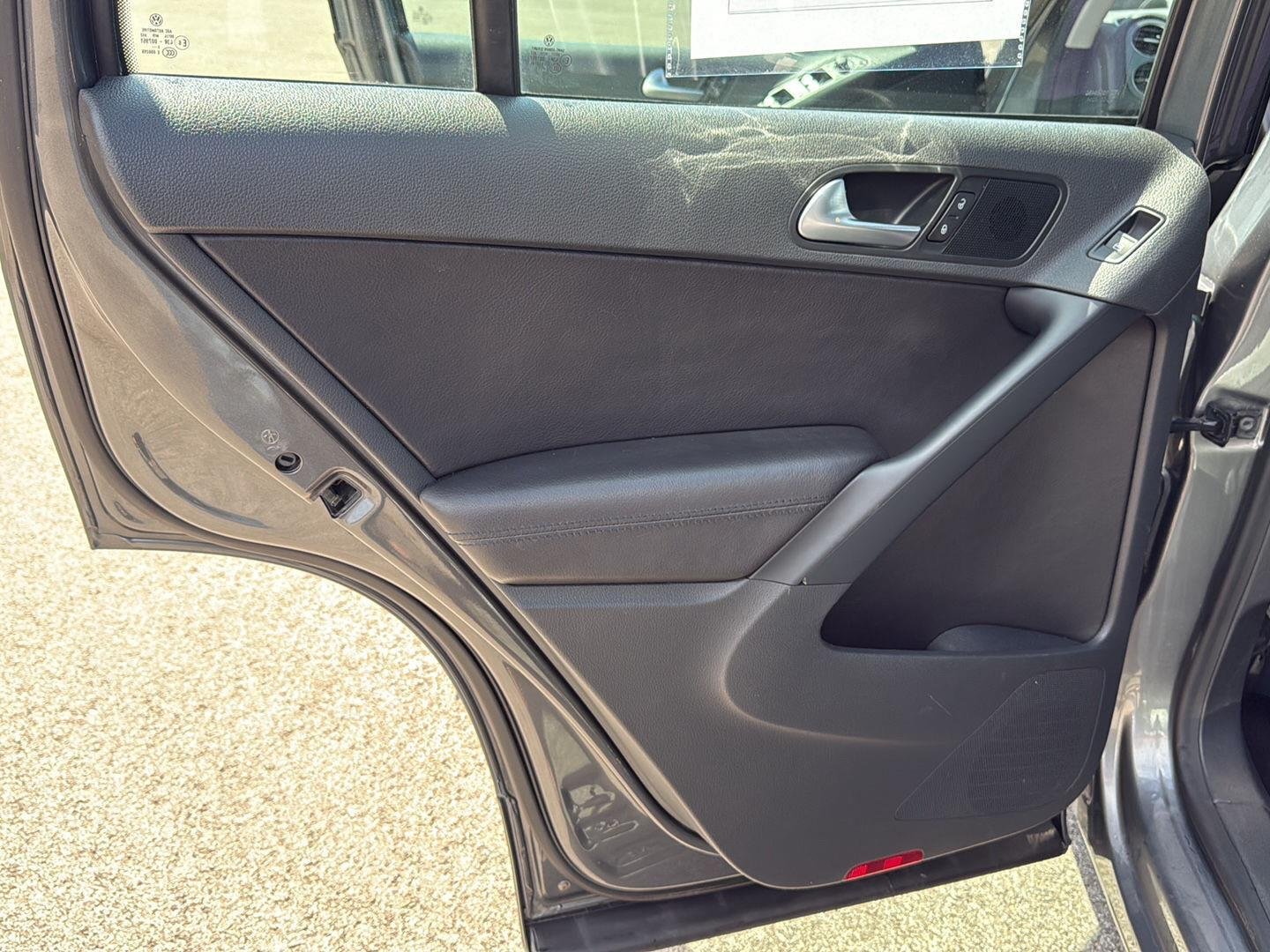 Used 2016 Pepper Gray Metallic Volkswagen S image 20