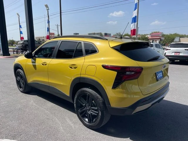 Used 2025 Yellow Chevrolet ACTIV image 5