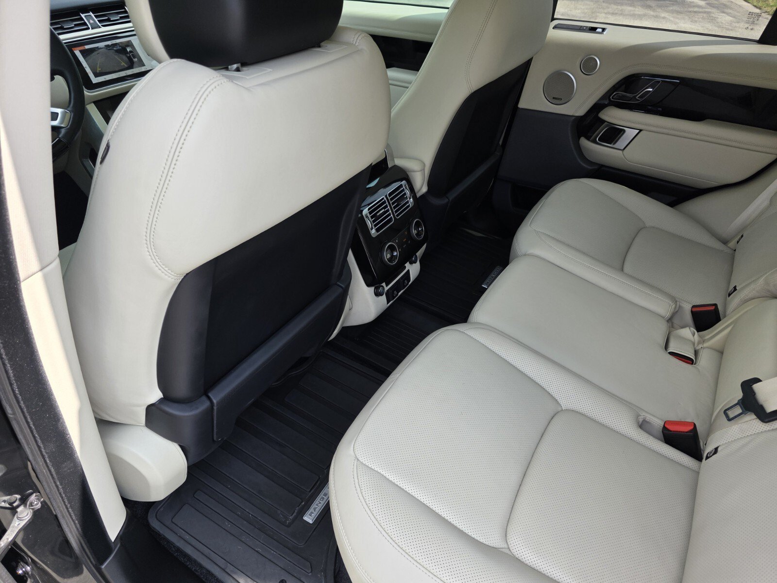 Used 2021 Santorini Black Metallic Land Rover P400 Westminster image 15