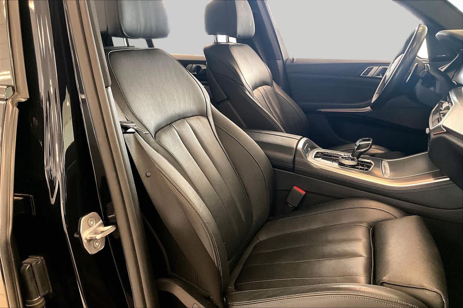 Used 2019 Carbon Black Metallic BMW xDrive50i image 8