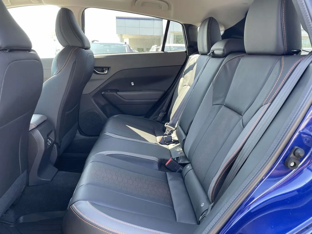 Used 2025 Sapphire Blue Pearl Subaru Limited image 3