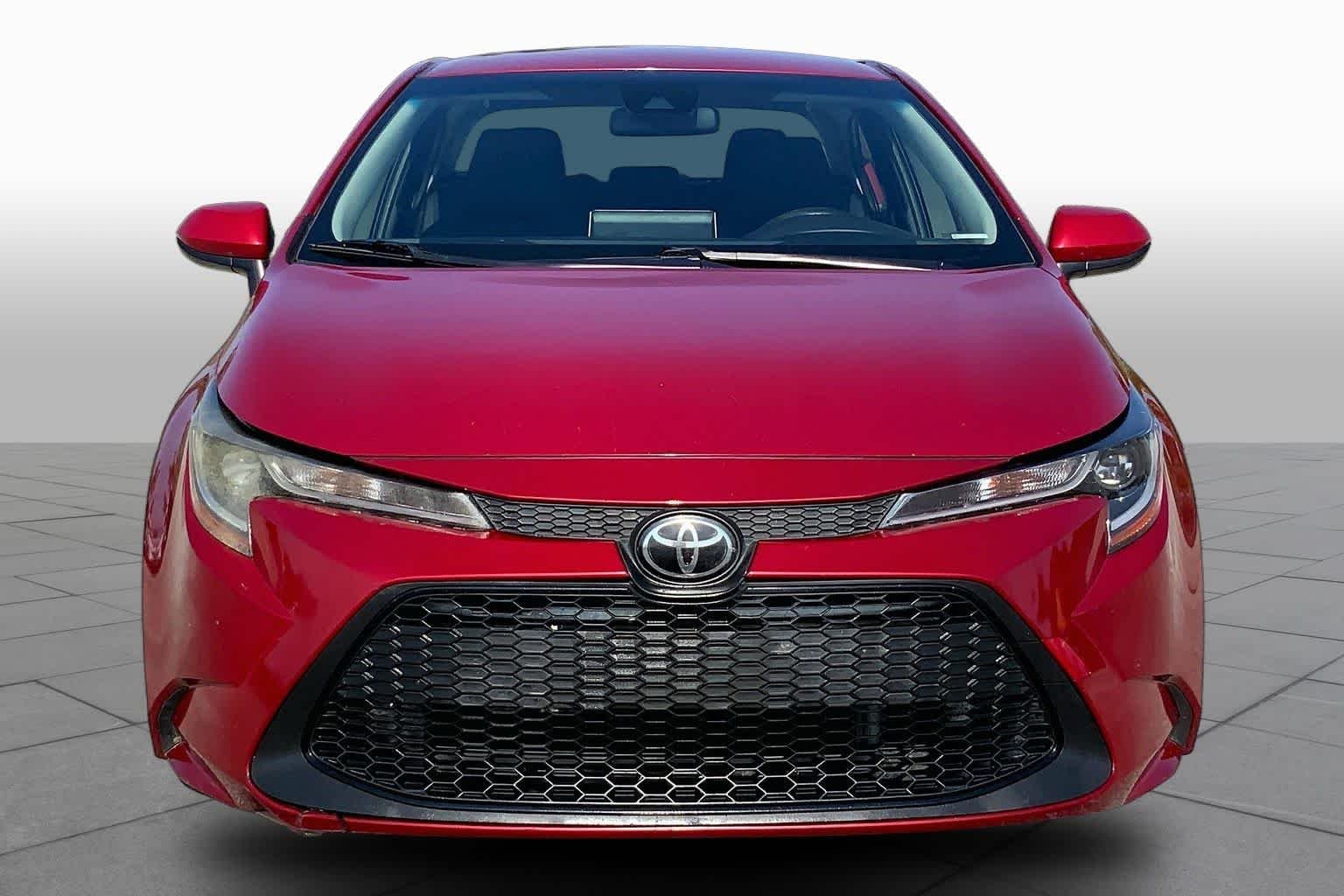Used 2020 Barcelona Red Metallic Toyota LE image 4