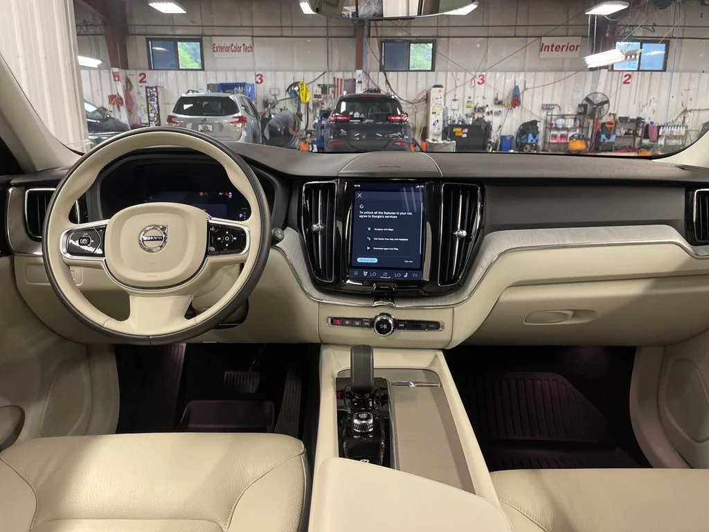 Certified Used 2025 Blue Volvo T8 Plus image 18