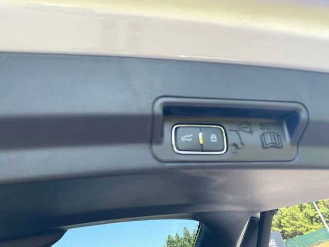 New 2026 Space White Metallic Ford ST-Line image 38