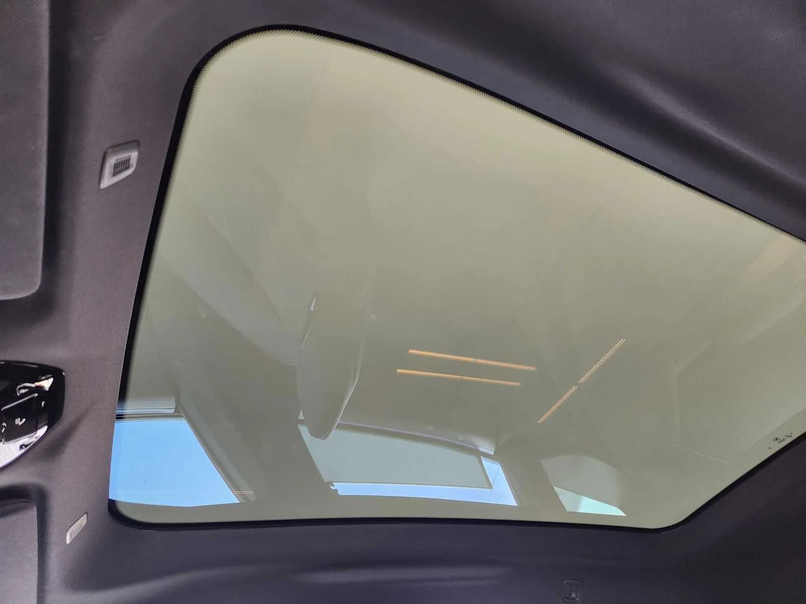 Used 2024 Blue Ridge Mountain Metallic BMW xDrive50 image 19