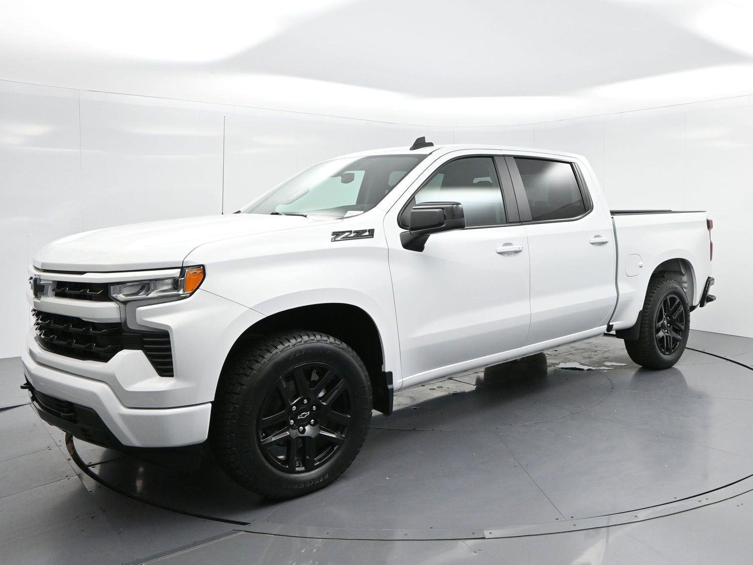 Used 2023 Summit White Chevrolet RST image 3