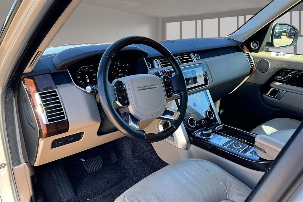 Used 2020  Land Rover HSE image 13