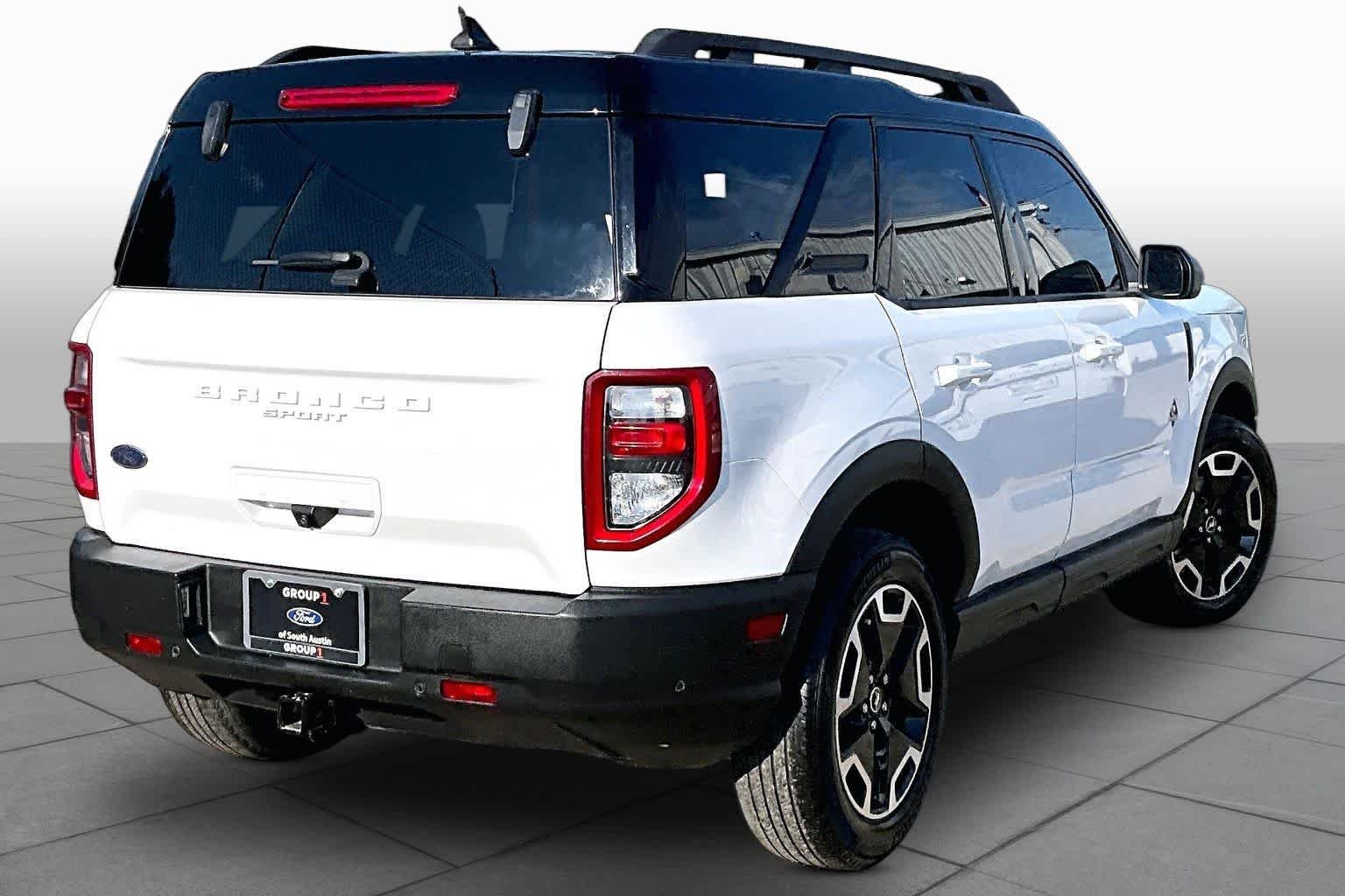 Certified Used 2022 Oxford White Ford Outer Banks image 7